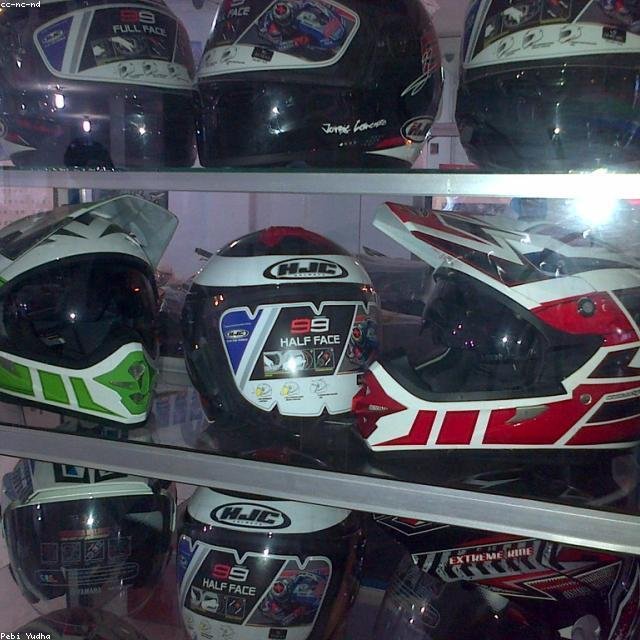 Eiger Helm Full Face Praktis Beige