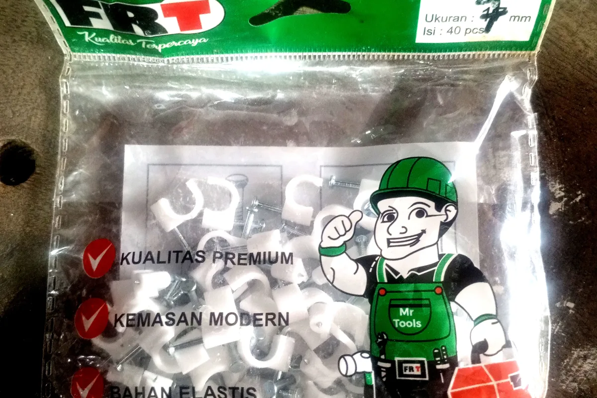 Klem Kabel Tempel Dinding